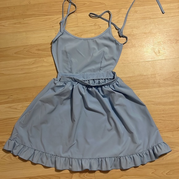 Tobi xs backless baby blue dress - Picture 3 of 4